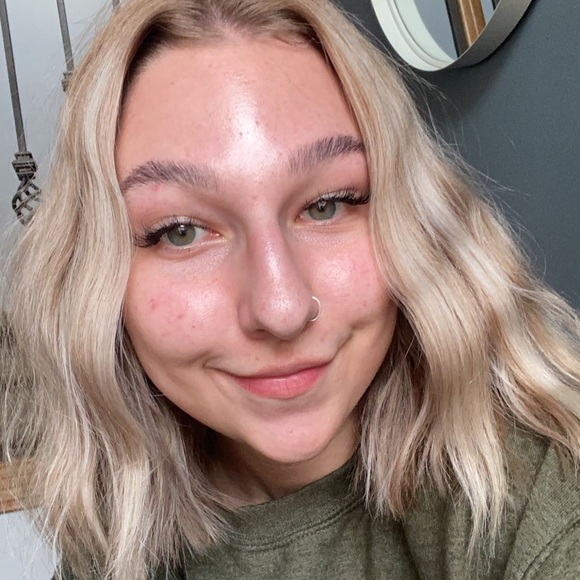 Meet your Posher, Mady - Picture 1 of 1